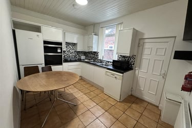 4 bed flat, Furness Road, Fallowfield, Manchester, M146LX - Image 4